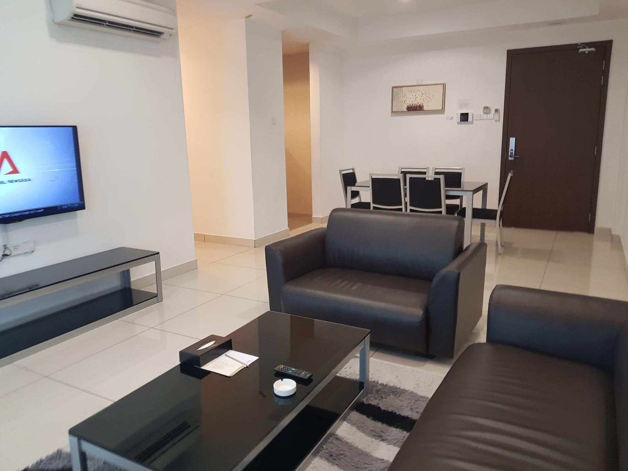 เคเอสแอล โฮเต็ลแอนด์รีสอร์ต Hotel ยะโฮร์บาห์รู ภายนอก รูปภาพ A living room in a modern apartment