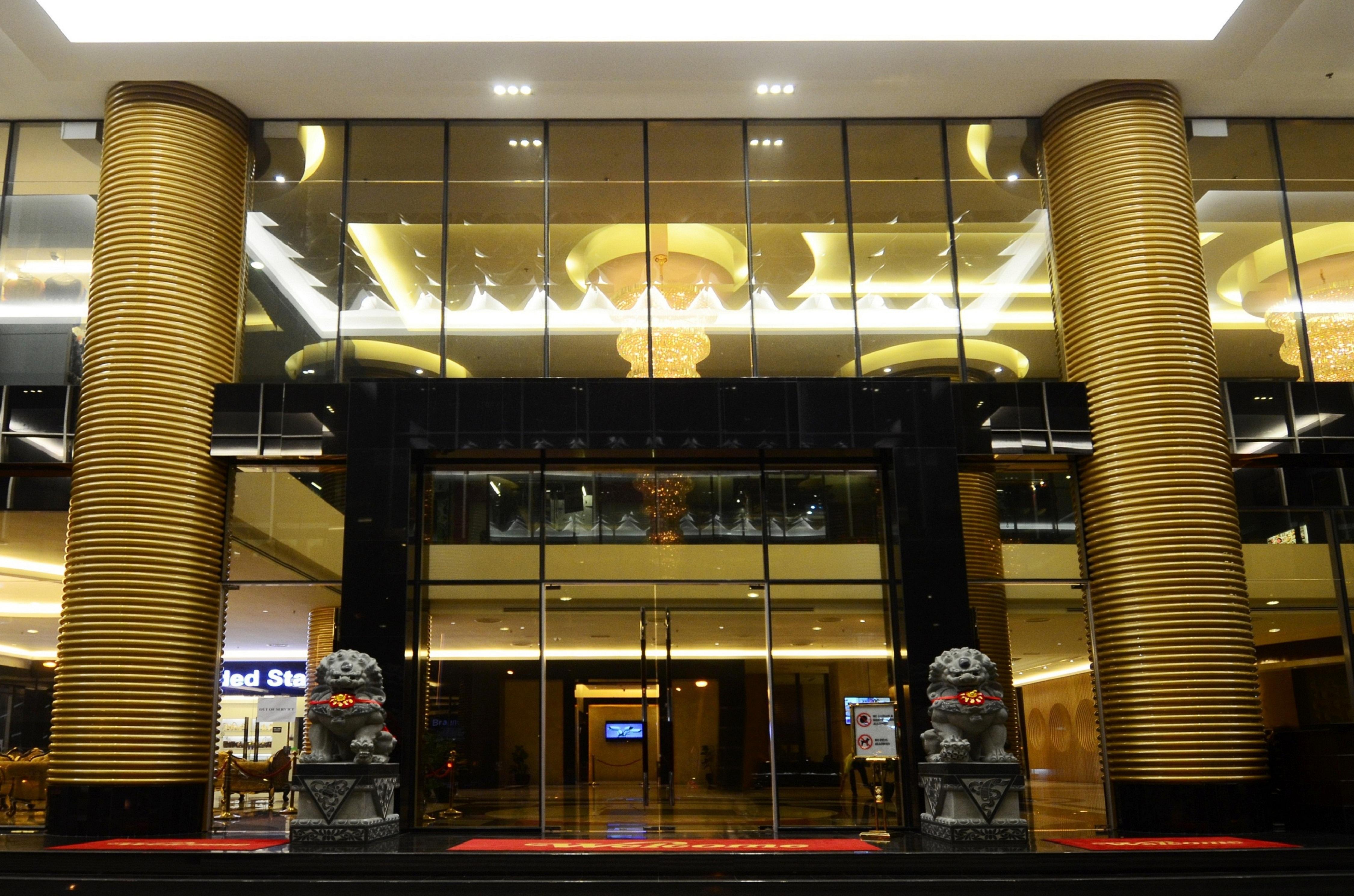 เคเอสแอล โฮเต็ลแอนด์รีสอร์ต Hotel ยะโฮร์บาห์รู ภายนอก รูปภาพ The hotel entrance