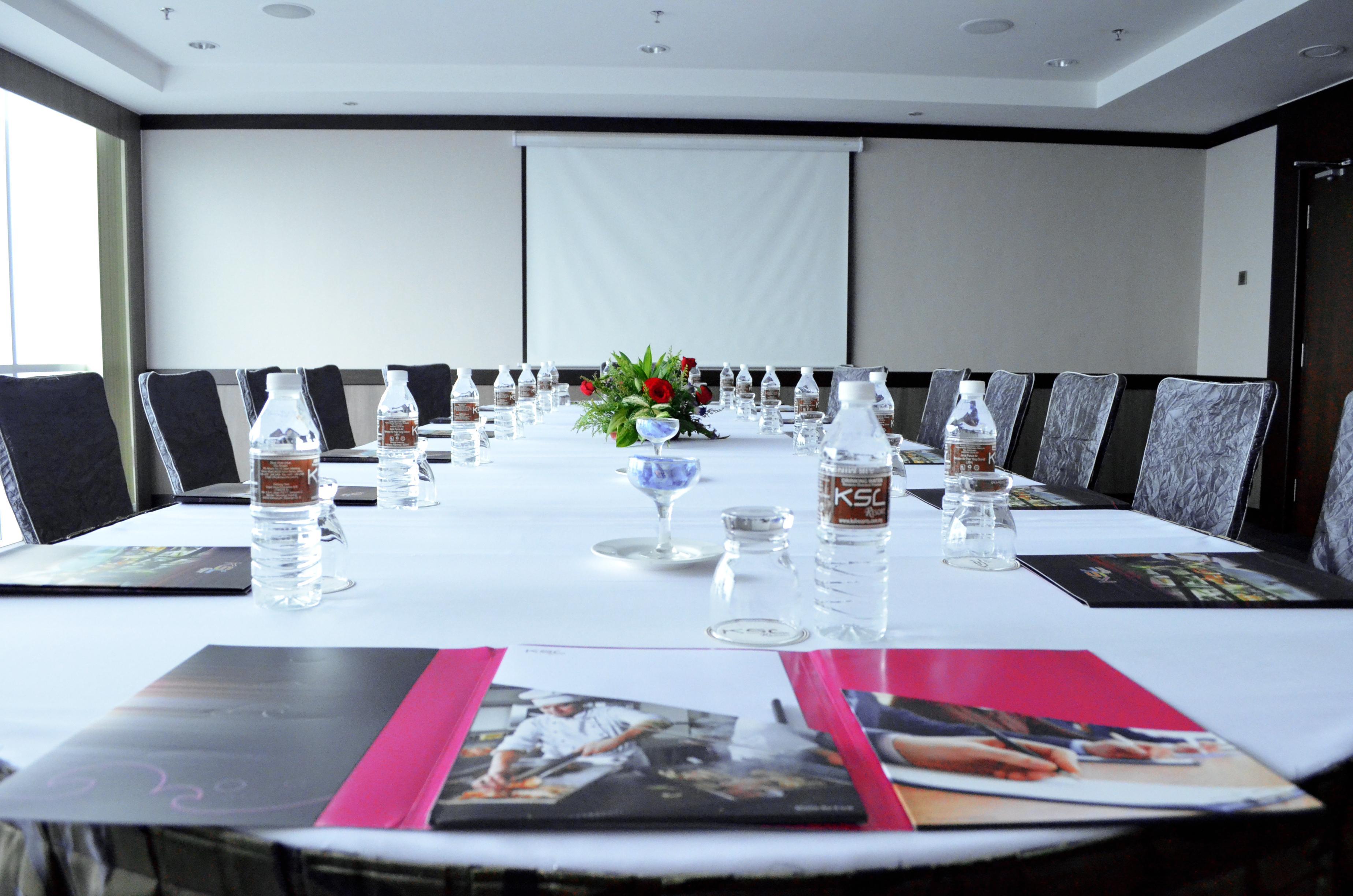 เคเอสแอล โฮเต็ลแอนด์รีสอร์ต Hotel ยะโฮร์บาห์รู ภายนอก รูปภาพ The meeting room of the hotel