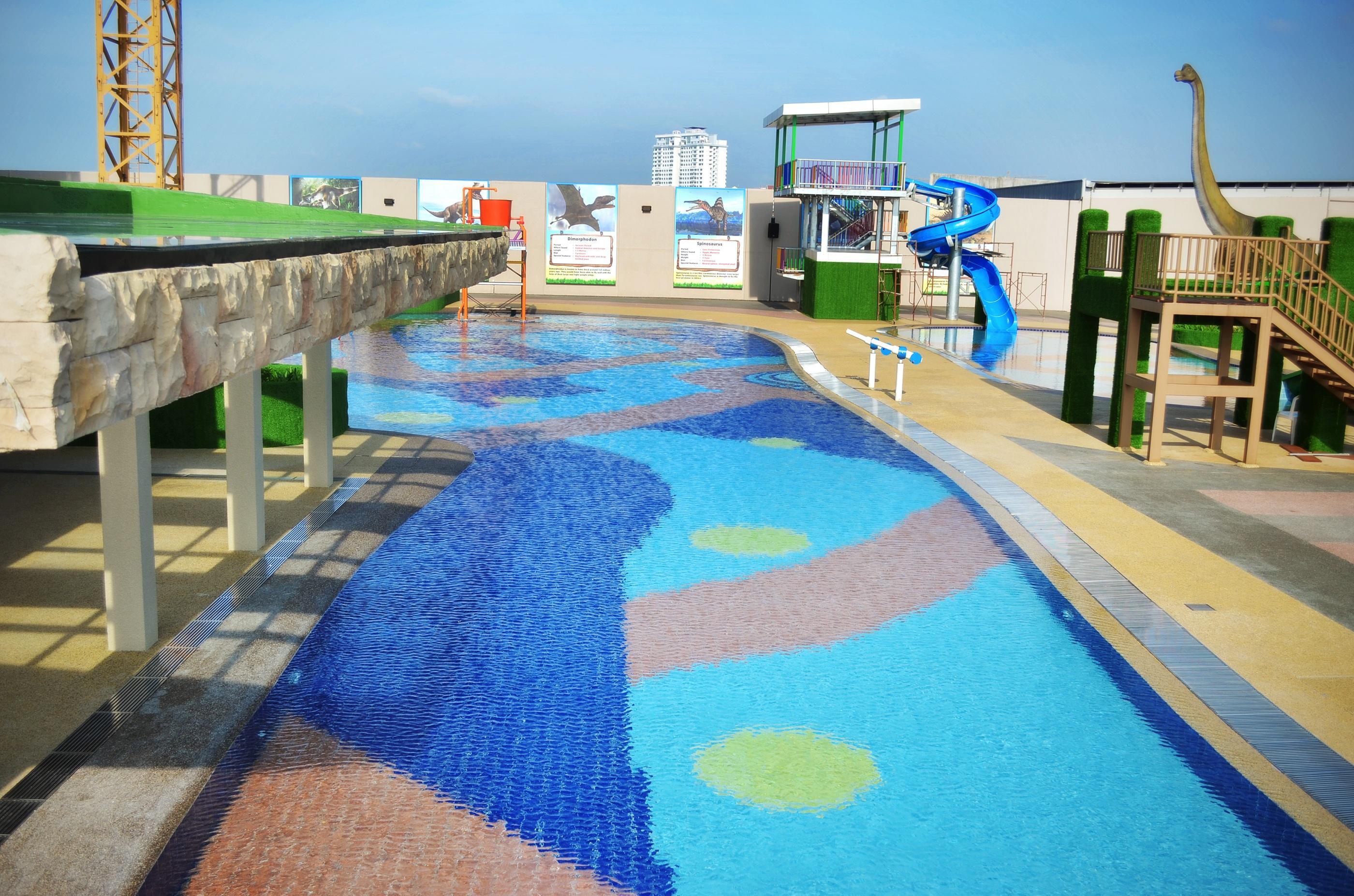 เคเอสแอล โฮเต็ลแอนด์รีสอร์ต Hotel ยะโฮร์บาห์รู ภายนอก รูปภาพ The park's swimming pool